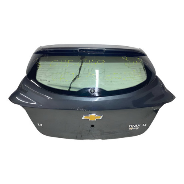 Tampa Traseira Chevrolet Onix Lt 2016 2017 2018 2019 Detalhe